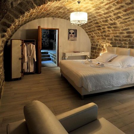 Chambre D'Hote Avec Jacuzzi Sanilhac  エクステリア 写真